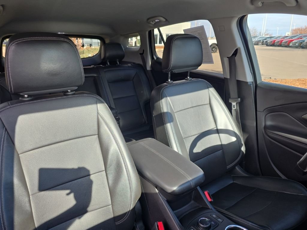 Used 2022 GMC Terrain SLT image 24