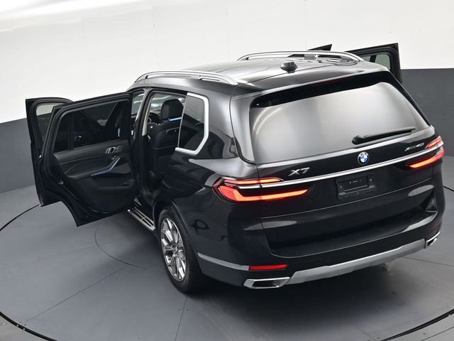 Used 2024 BMW X7 xDrive40i image 45