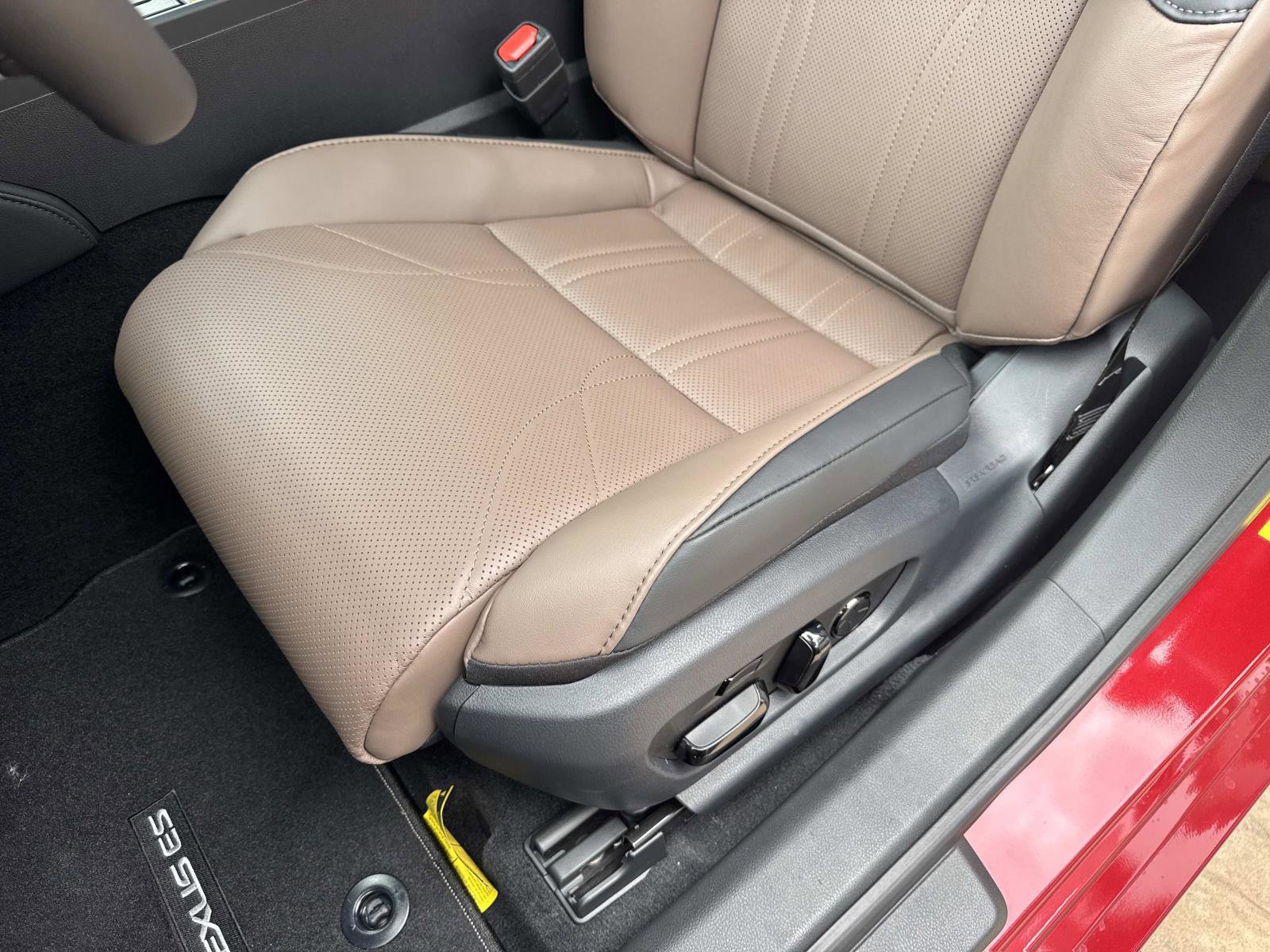 New 2025 Lexus ES 350 Ultra Luxury image 18