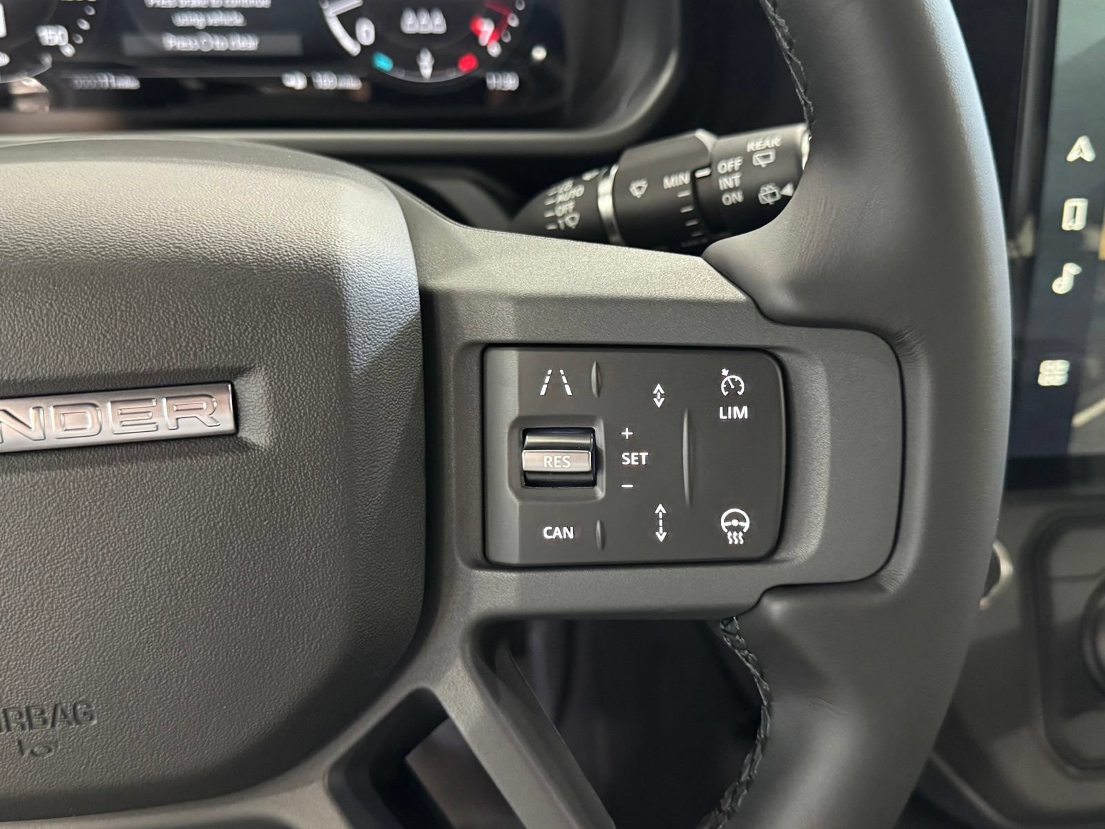New 2026 Land Rover Defender 110 X-Dynamic SE AWD/4WD image 20