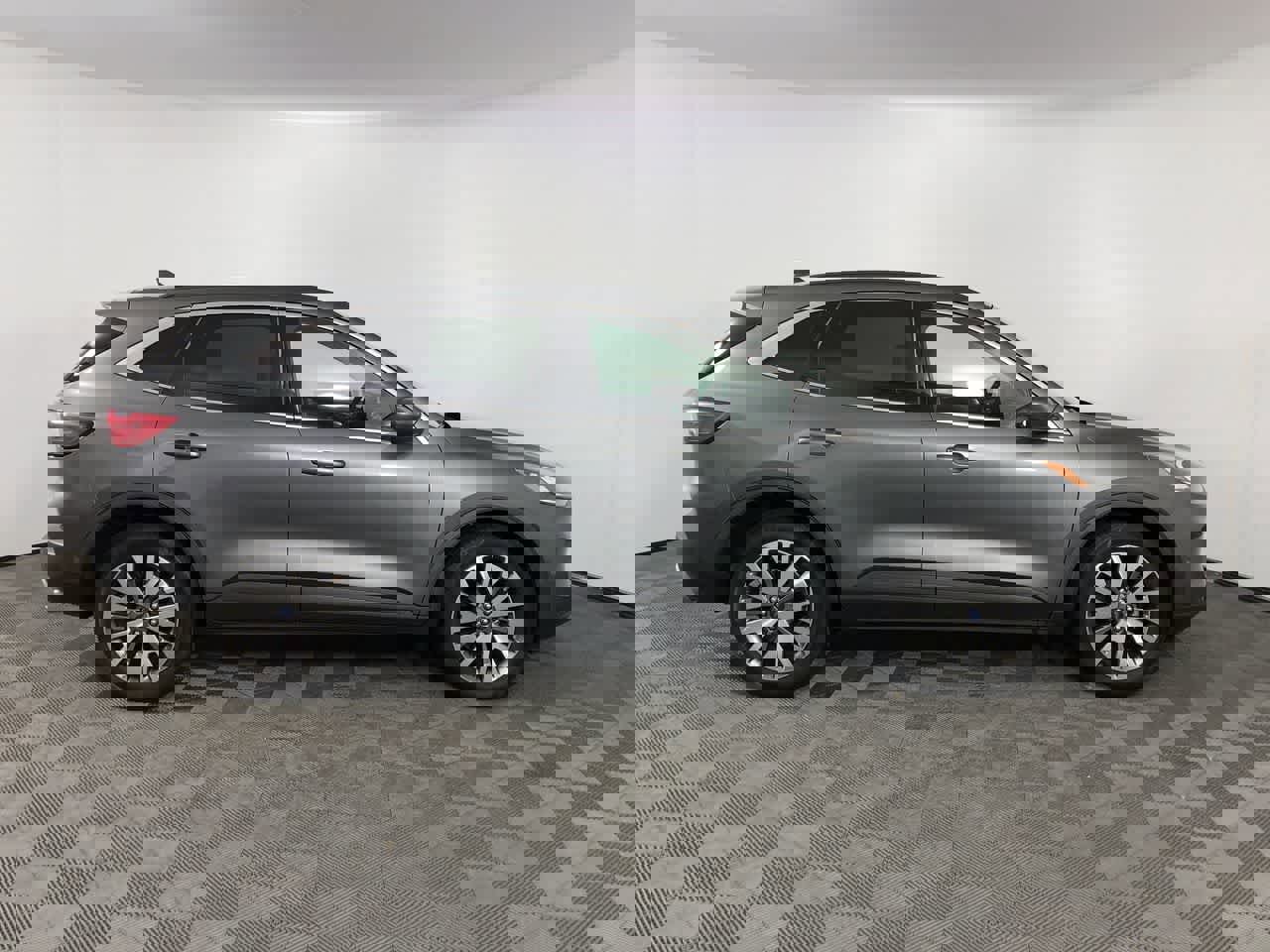 Used 2021 Ford Escape Titanium image 9