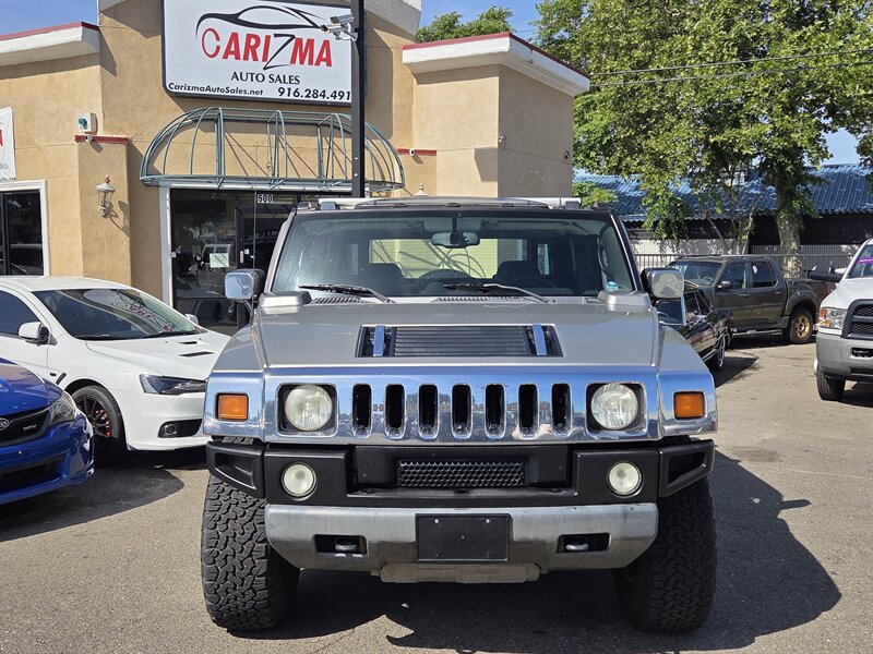 Used 2005 HUMMER H2 SUT w/ Preferred Equipment Group AWD/4WD image 2