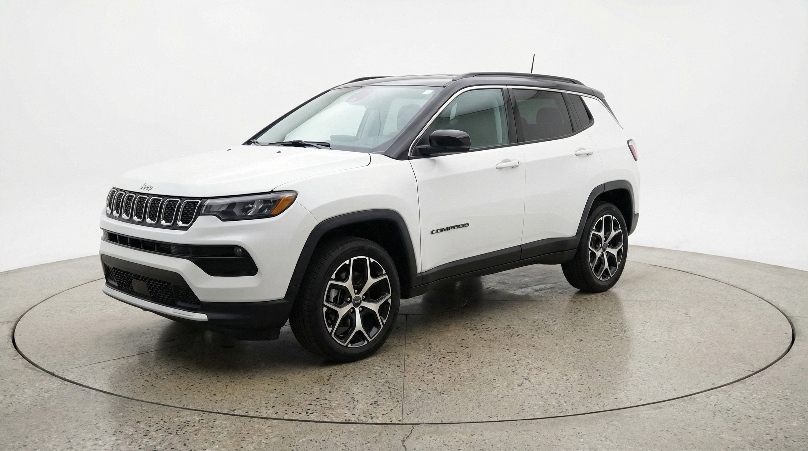 Used 2025 Jeep Compass Limited image 3