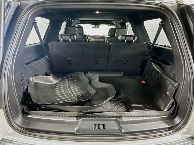 Used 2018 Lincoln Navigator L Select RWD image 29