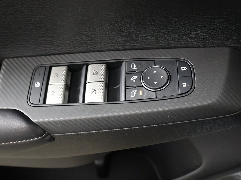 New 2025 Mitsubishi Outlander SE image 41