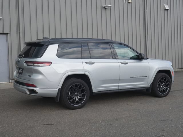 Used 2025 Jeep Grand Cherokee L Summit w/ Advanced Protech Group IV AWD/4WD image 14