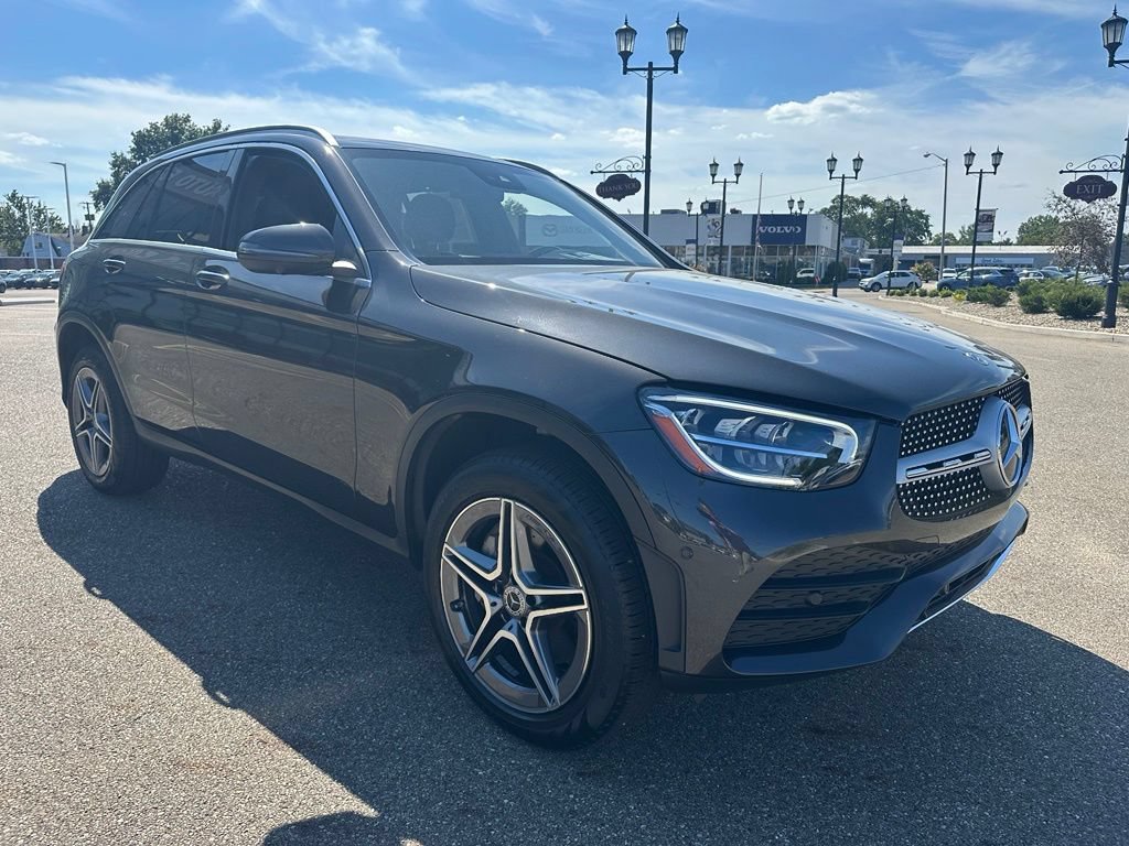 Used 2022 Mercedes-Benz GLC 300 4MATIC image 3