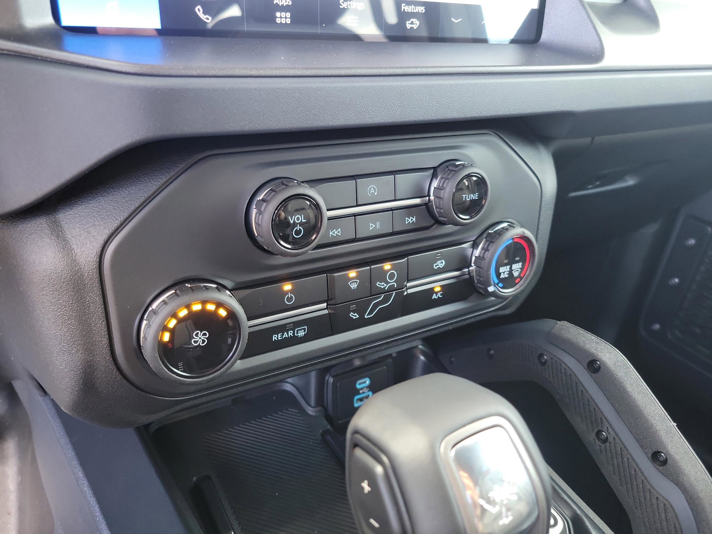 New 2025 Ford Bronco Badlands w/ Sasquatch Package image 13