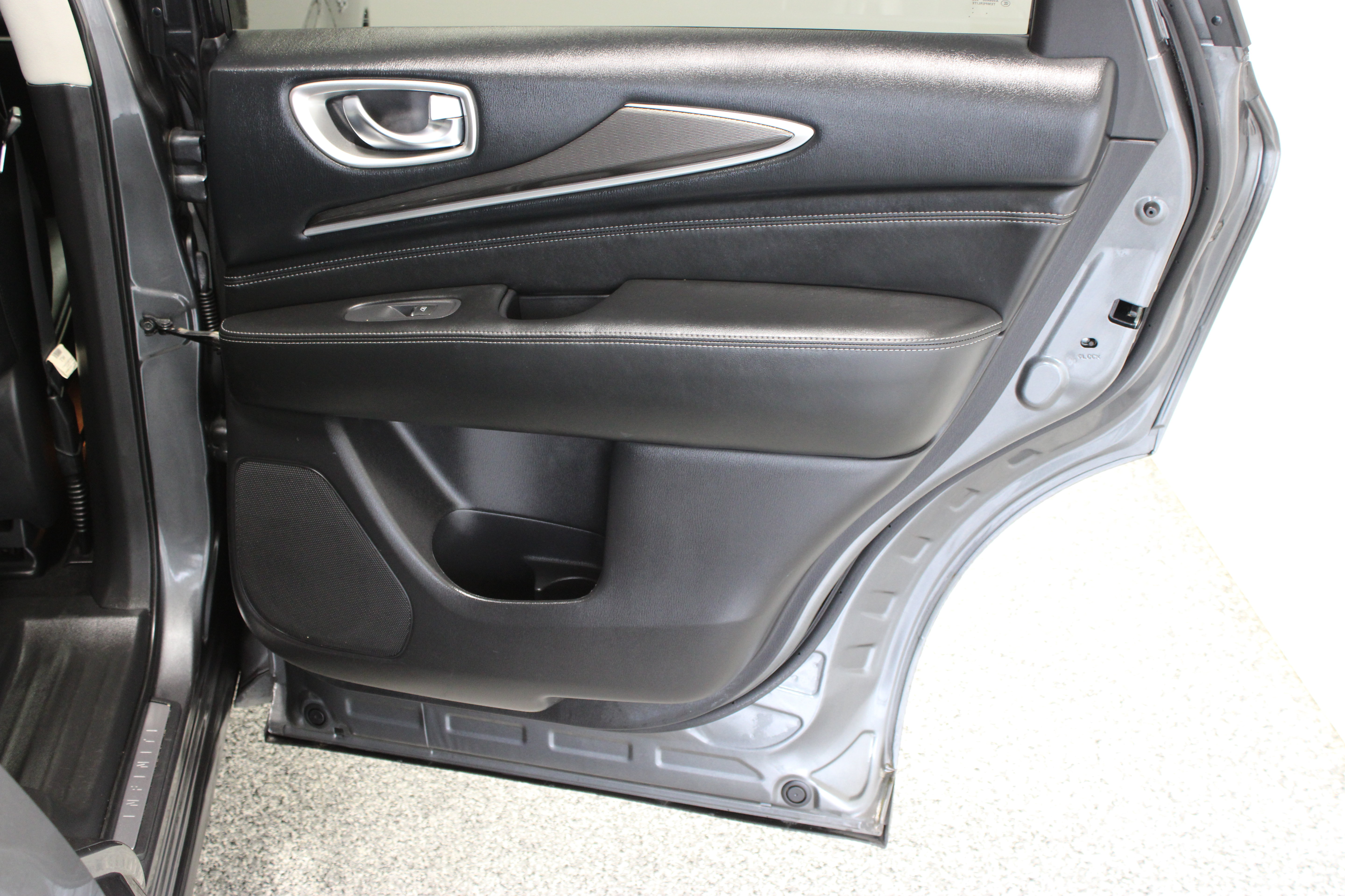 Used 2019 INFINITI QX60 Pure AWD/4WD image 37
