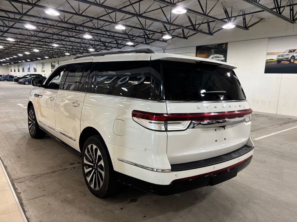 Used 2024 Lincoln Navigator L Reserve AWD/4WD image 5