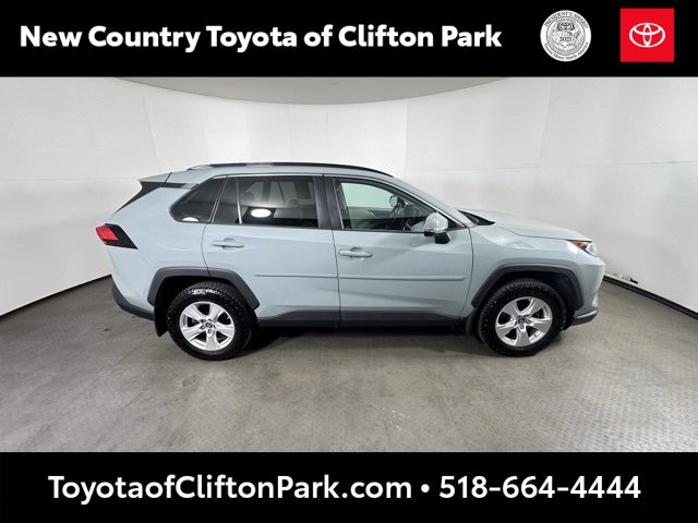 Used 2019 Toyota RAV4 XLE image 2