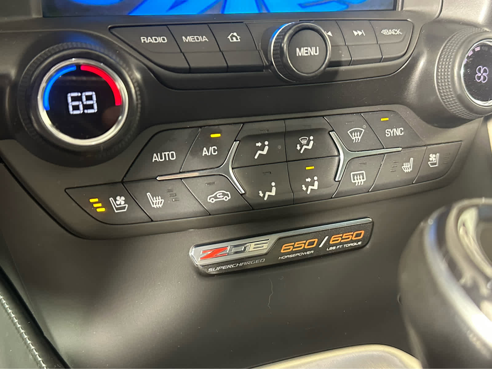 Used 2015 Chevrolet Corvette Z06 w/ 3LZ Preferred Equipment Group image 18