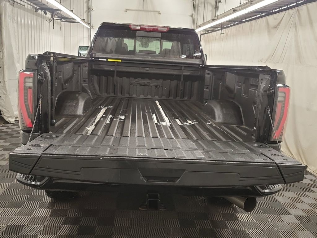 Used 2024 GMC Sierra 2500 AT4 w/ AT4 Premium Plus Package AWD/4WD image 9