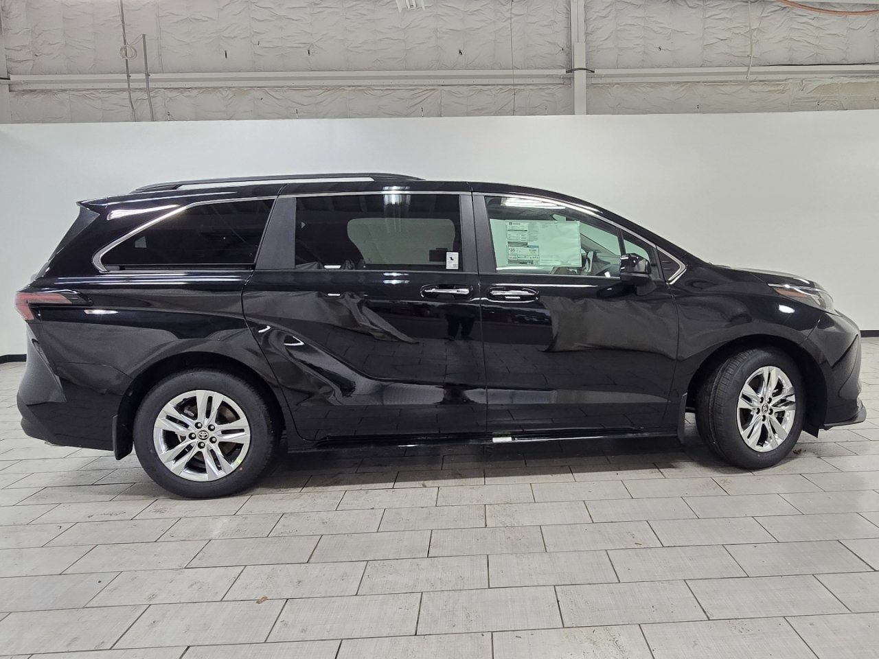 New 2026 Toyota Sienna XLE image 19