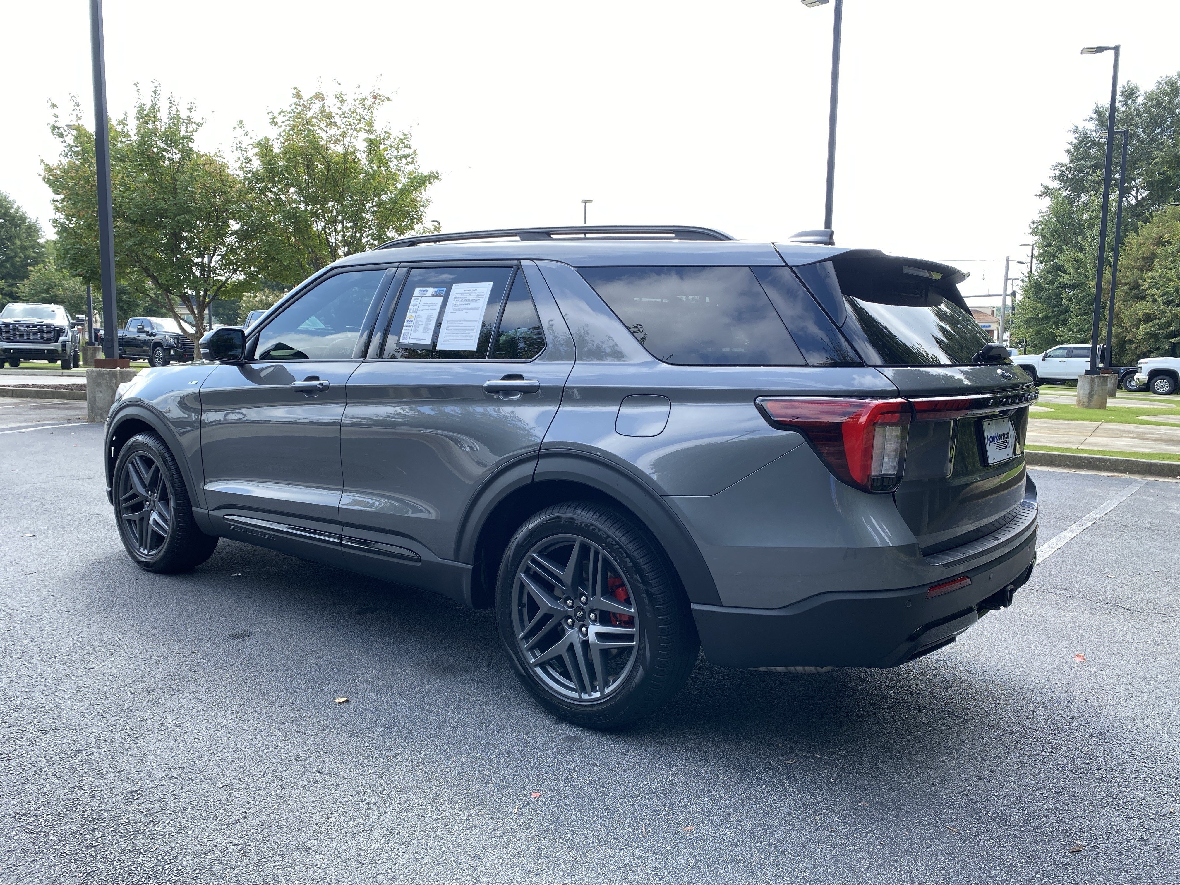 Used 2025 Ford Explorer ST-Line w/ Premium Package RWD image 7