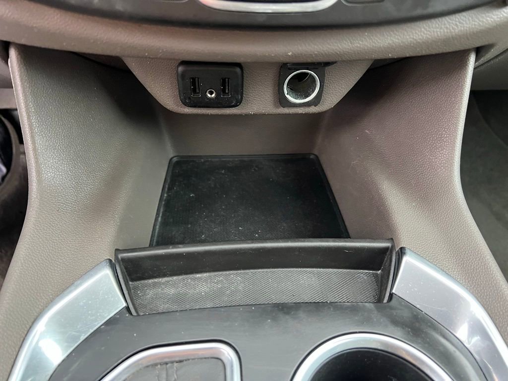 Used 2020 Chevrolet Traverse LT image 32