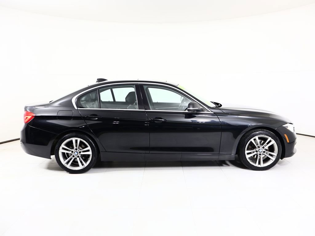 Used 2018 BMW 330i xDrive Sedan w/ Convenience Package image 18