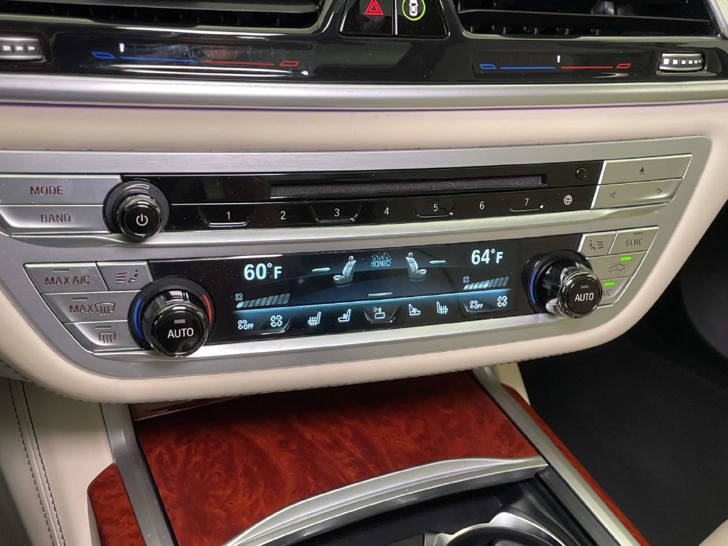 Used 2020 BMW ALPINA B7 xDrive w/ Luxury Rear Seating Package AWD/4WD image 29