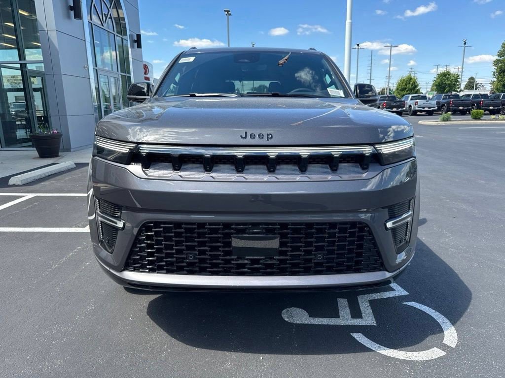 New 2026 Jeep Grand Wagoneer Limited AWD/4WD image 2
