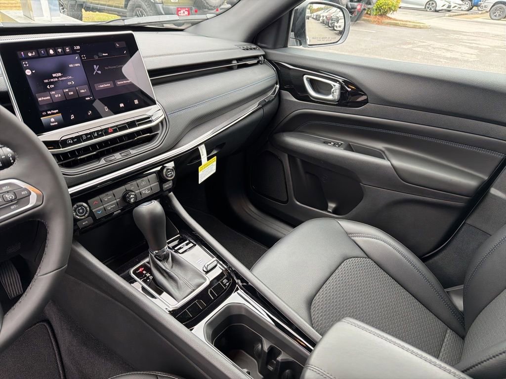 New 2026 Jeep Compass Latitude image 30