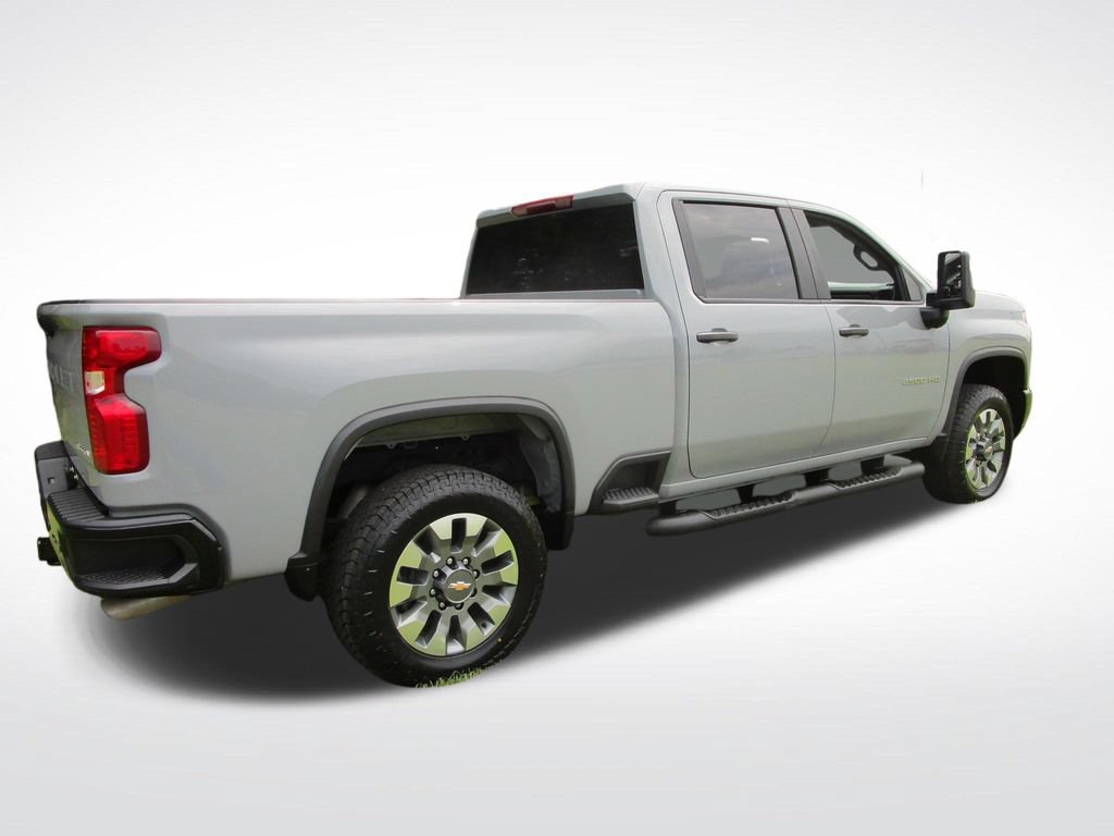 Used 2025 Chevrolet Silverado 2500 Custom w/ Custom Value Package AWD/4WD image 11