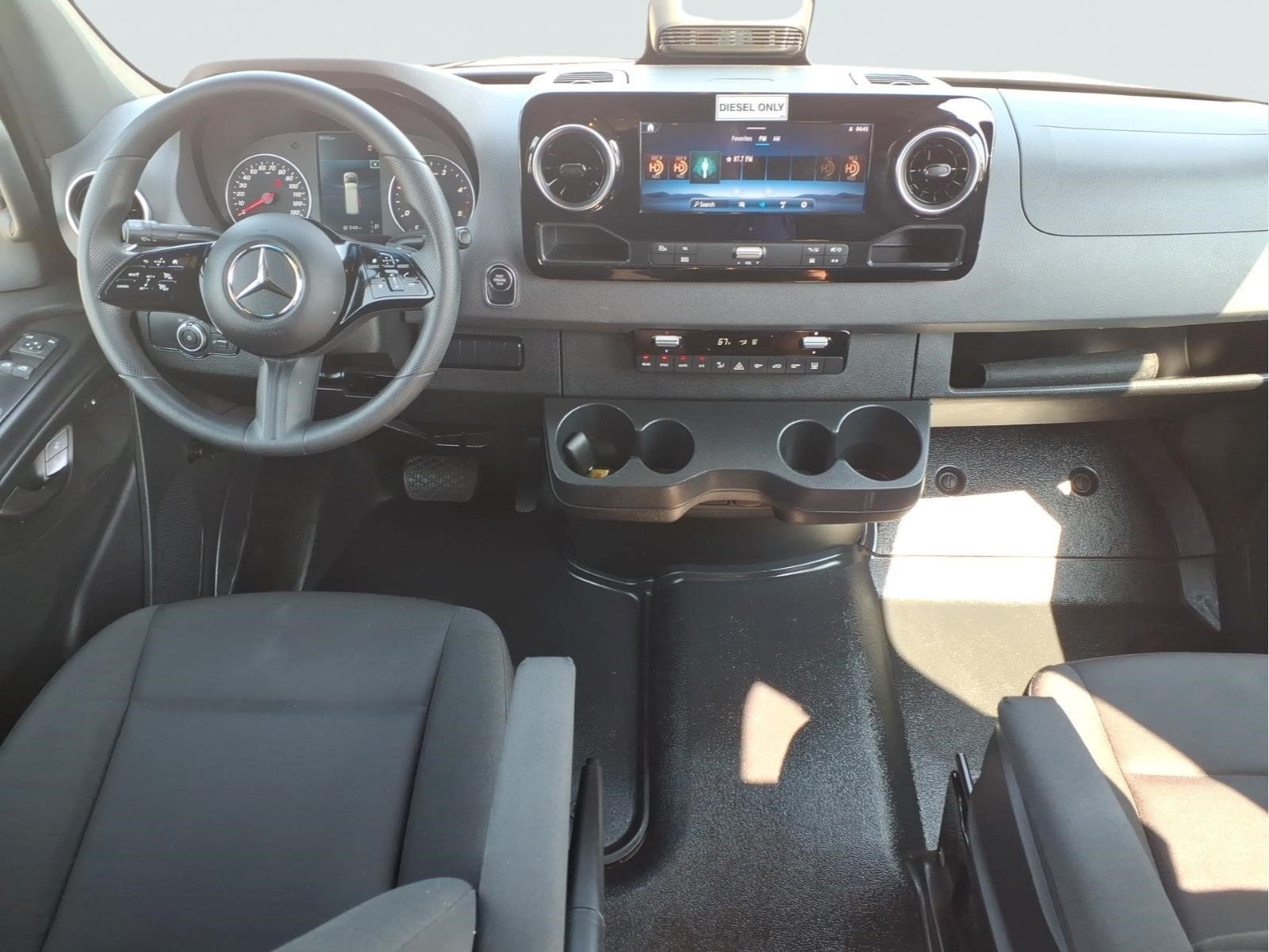 Used 2025 Mercedes-Benz Sprinter 2500 image 14