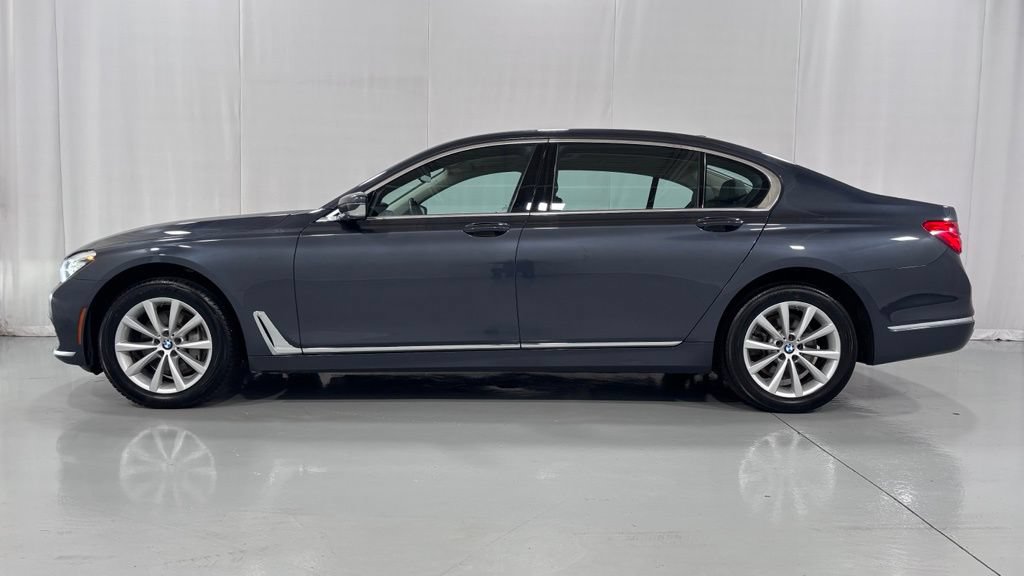 Used 2018 BMW 740i xDrive AWD/4WD image 9