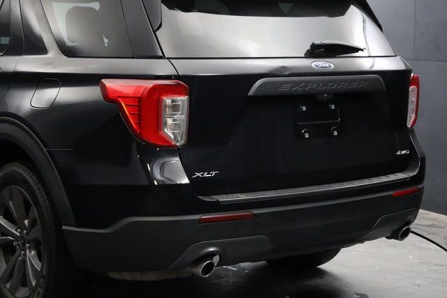 Used 2023 Ford Explorer XLT w/ Equipment Group 202A AWD/4WD image 8