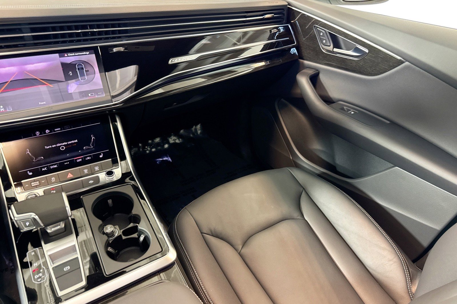 Used 2025 Audi Q8 Premium w/ Black Optic Package image 22