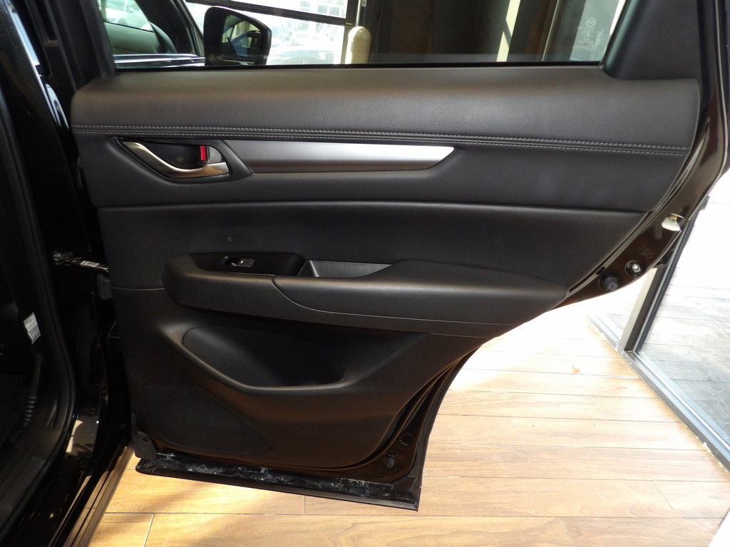 Used 2019 MAZDA CX-5 Touring image 16