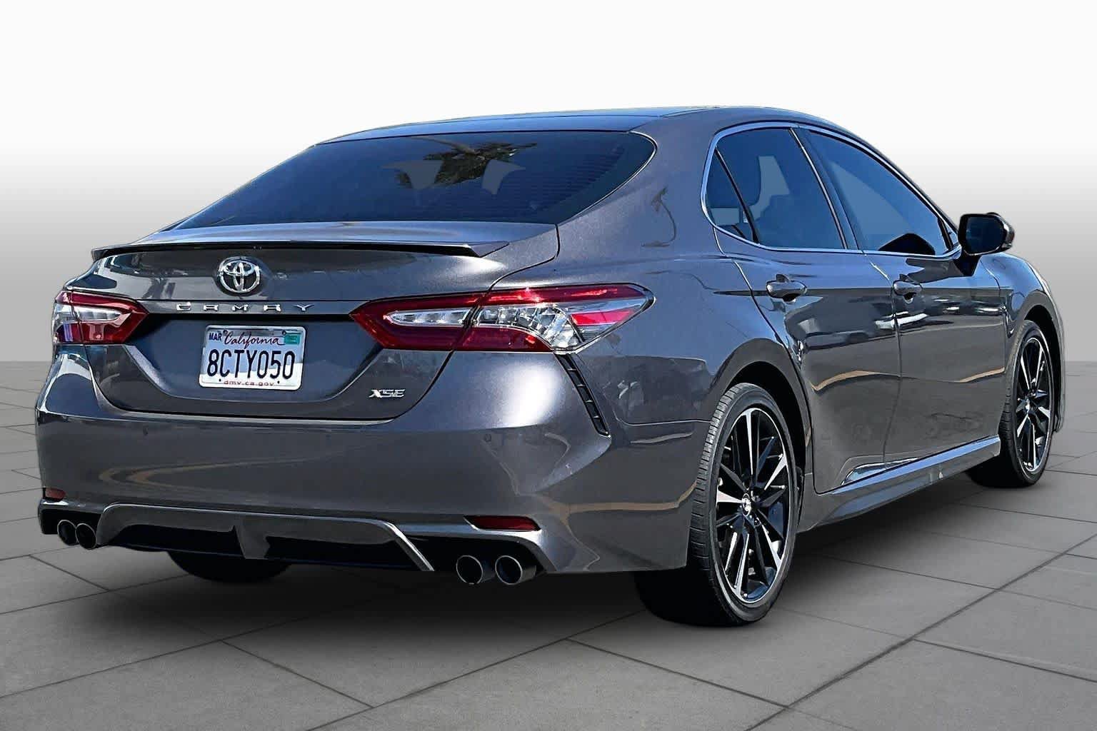 Used 2018 Toyota Camry XSE FWD image 12