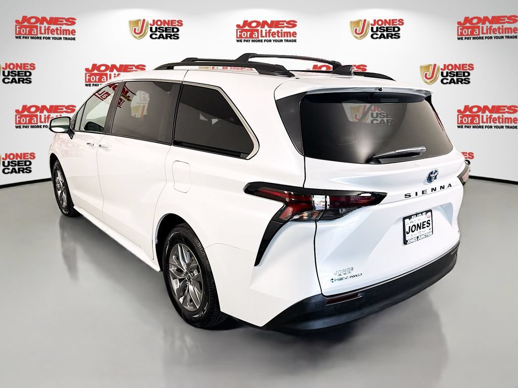 Certified 2025 Toyota Sienna XLE AWD/4WD image 2