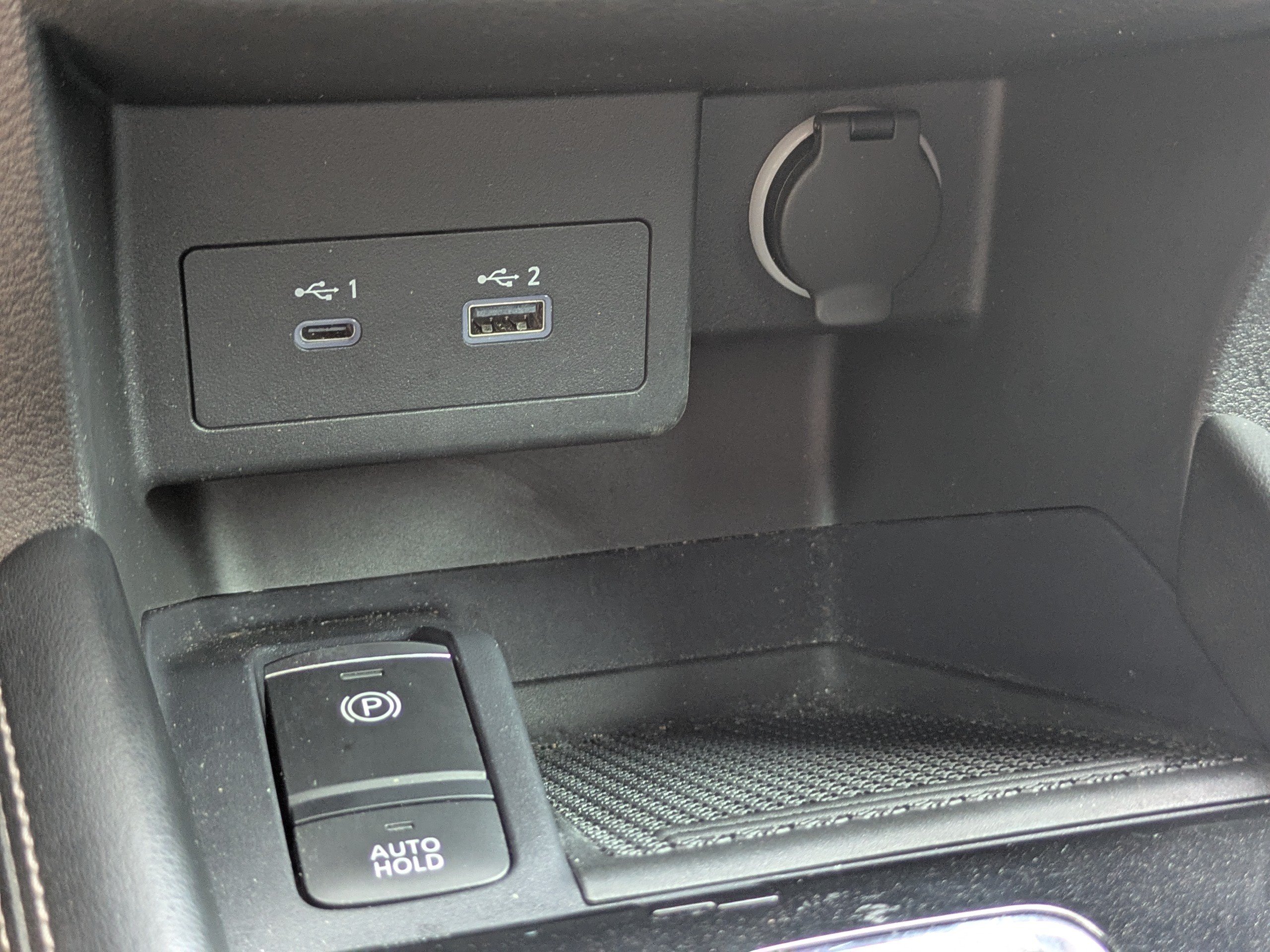 Certified 2024 Nissan Kicks SV FWD image 23