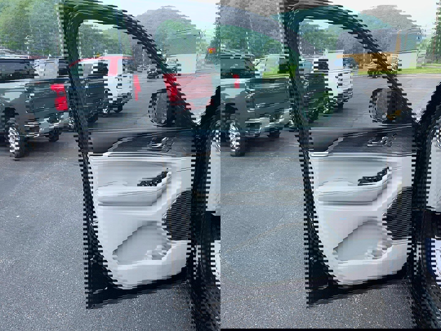 Used 2021 Jeep Grand Cherokee L Overland w/ Luxury Tech Group IV image 11