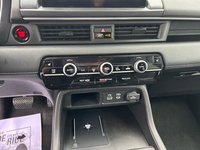 Used 2023 Honda Pilot Touring image 16