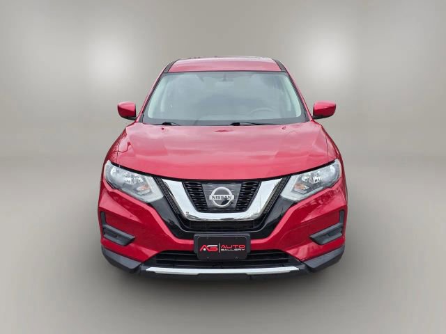 Used 2017 Nissan Rogue S image 2