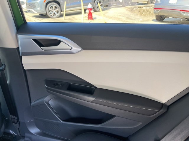 New 2025 Volkswagen Taos SE image 13