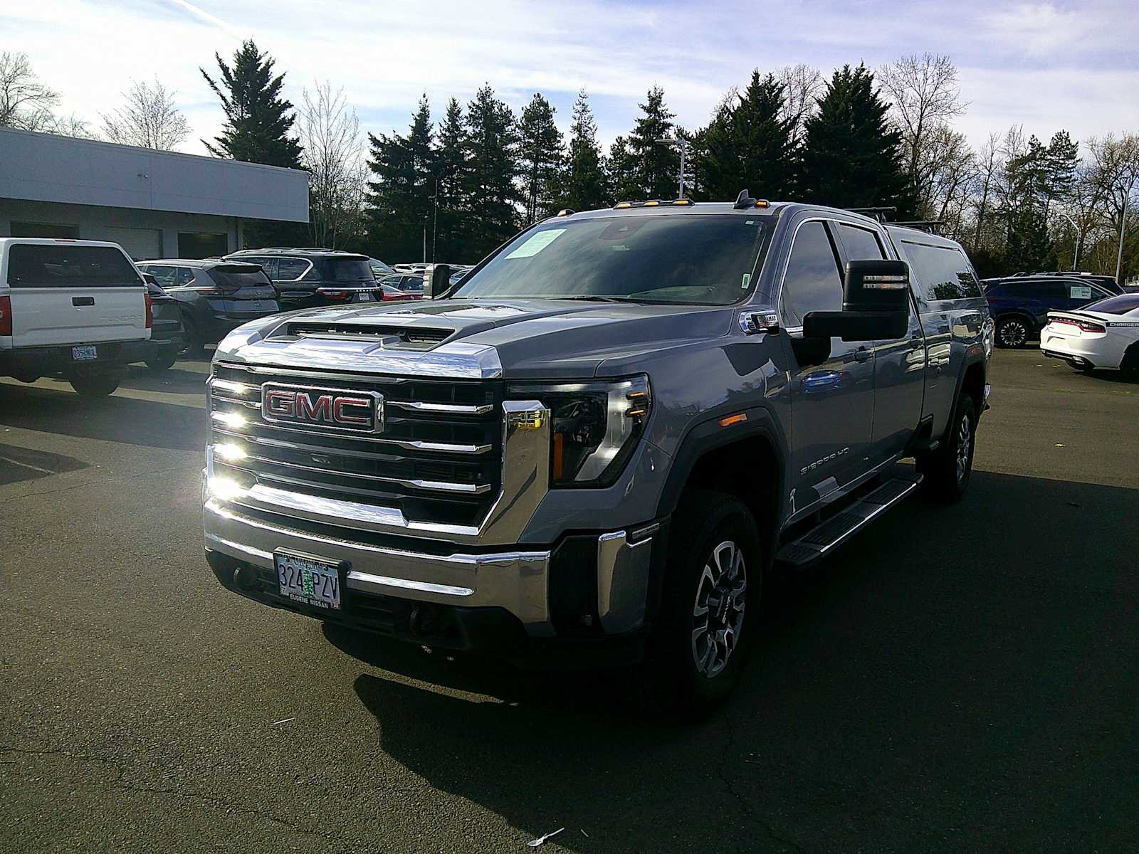 Used 2024 GMC Sierra 3500 SLE w/ SLE Value Package image 1