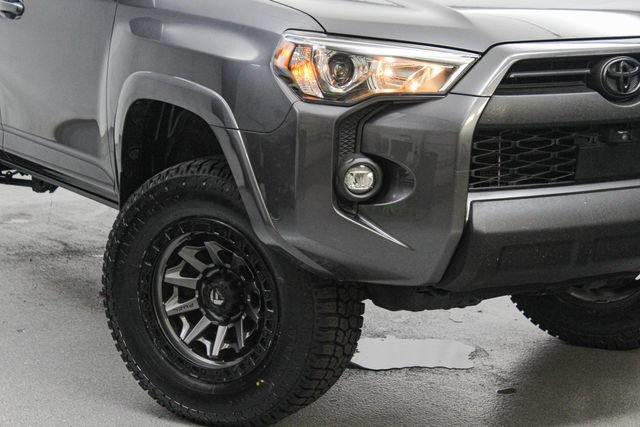 Used 2022 Toyota 4Runner TRD Off-Road Premium AWD/4WD image 3