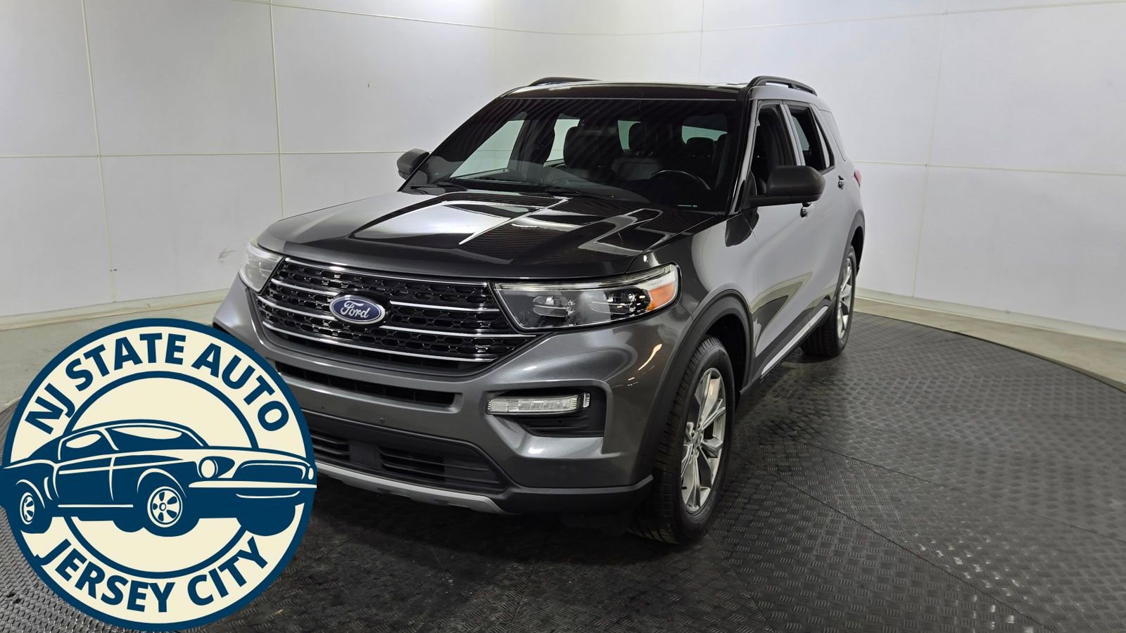 Used 2020 Ford Explorer XLT w/ Equipment Group 202A image 4