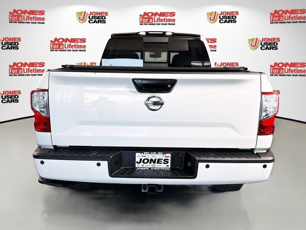 Used 2018 Nissan Titan SV w/ SV Convenience Package AWD/4WD image 15