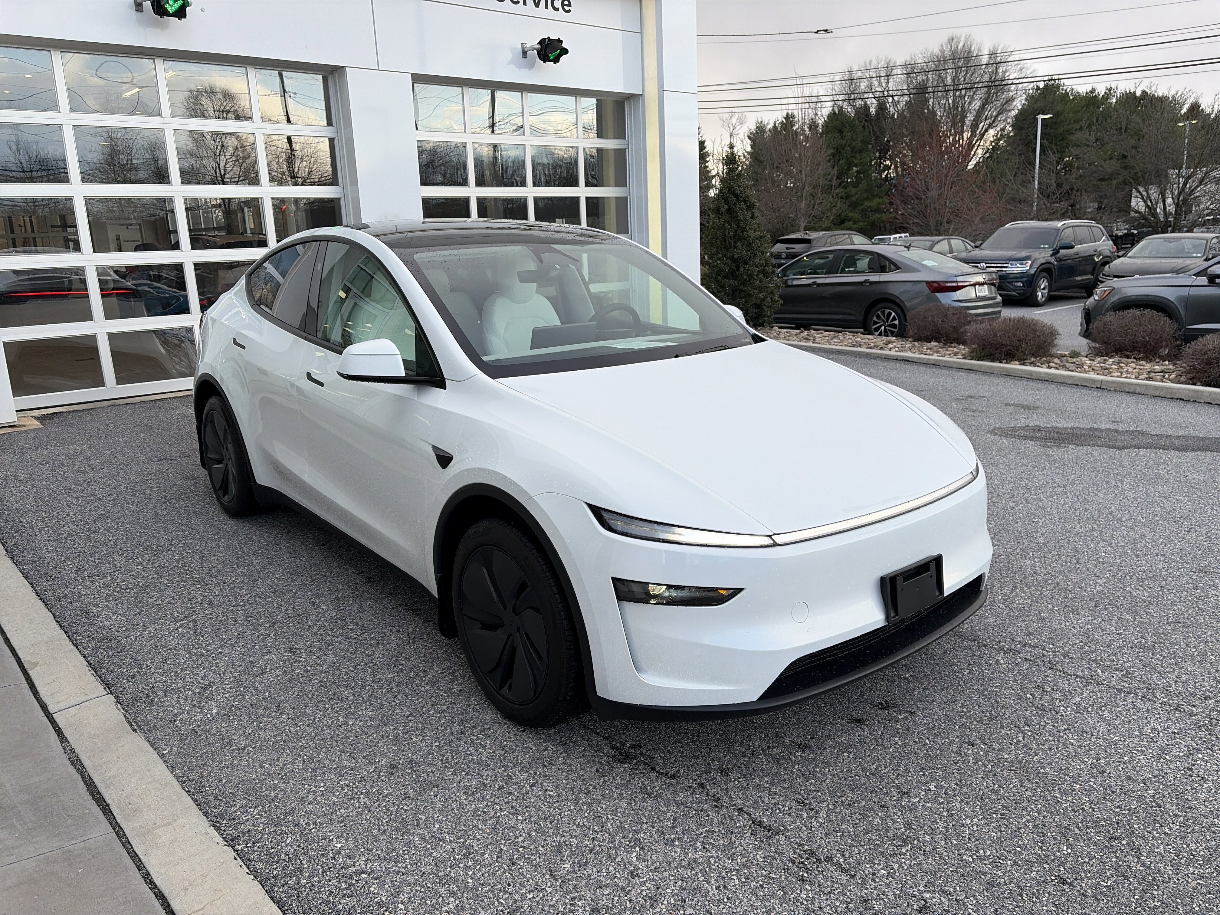 Used 2026 Tesla Model Y image 3
