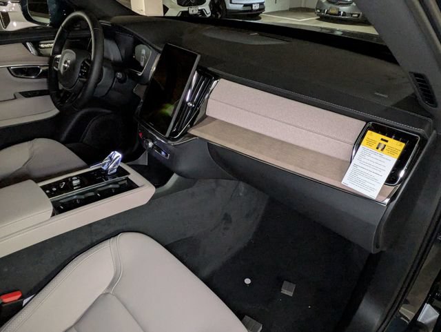 New 2026 Volvo XC90 B6 Plus w/ Protection Package AWD/4WD image 29