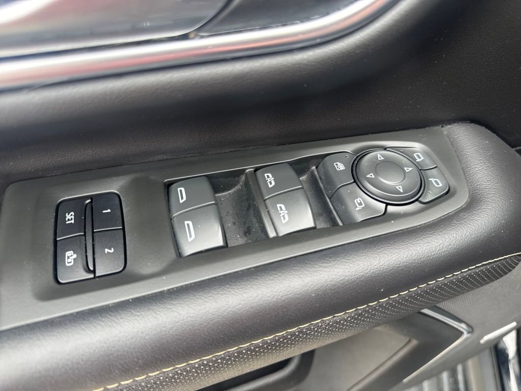 Used 2022 GMC Yukon SLT w/ SLT Luxury Package image 22