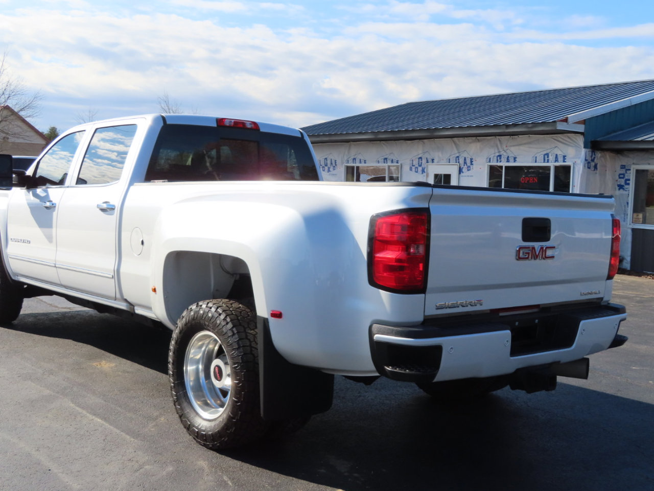 Used 2018 GMC Sierra 3500 Denali w/ Duramax Plus Package image 20
