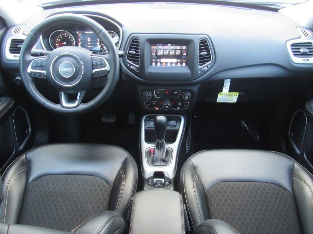 Used 2018 Jeep Compass Latitude w/ Popular Equipment Group image 3