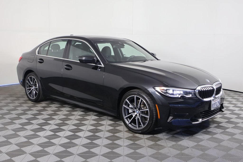 Used 2020 BMW 330i Sedan w/ Convenience Package RWD image 3