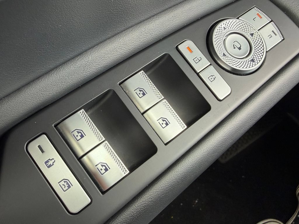 Used 2025 Genesis GV80 2.5T Standard AWD/4WD image 40