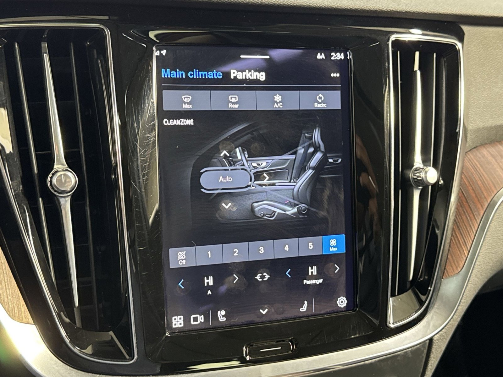 Used 2024 Volvo S60 B5 Plus image 25