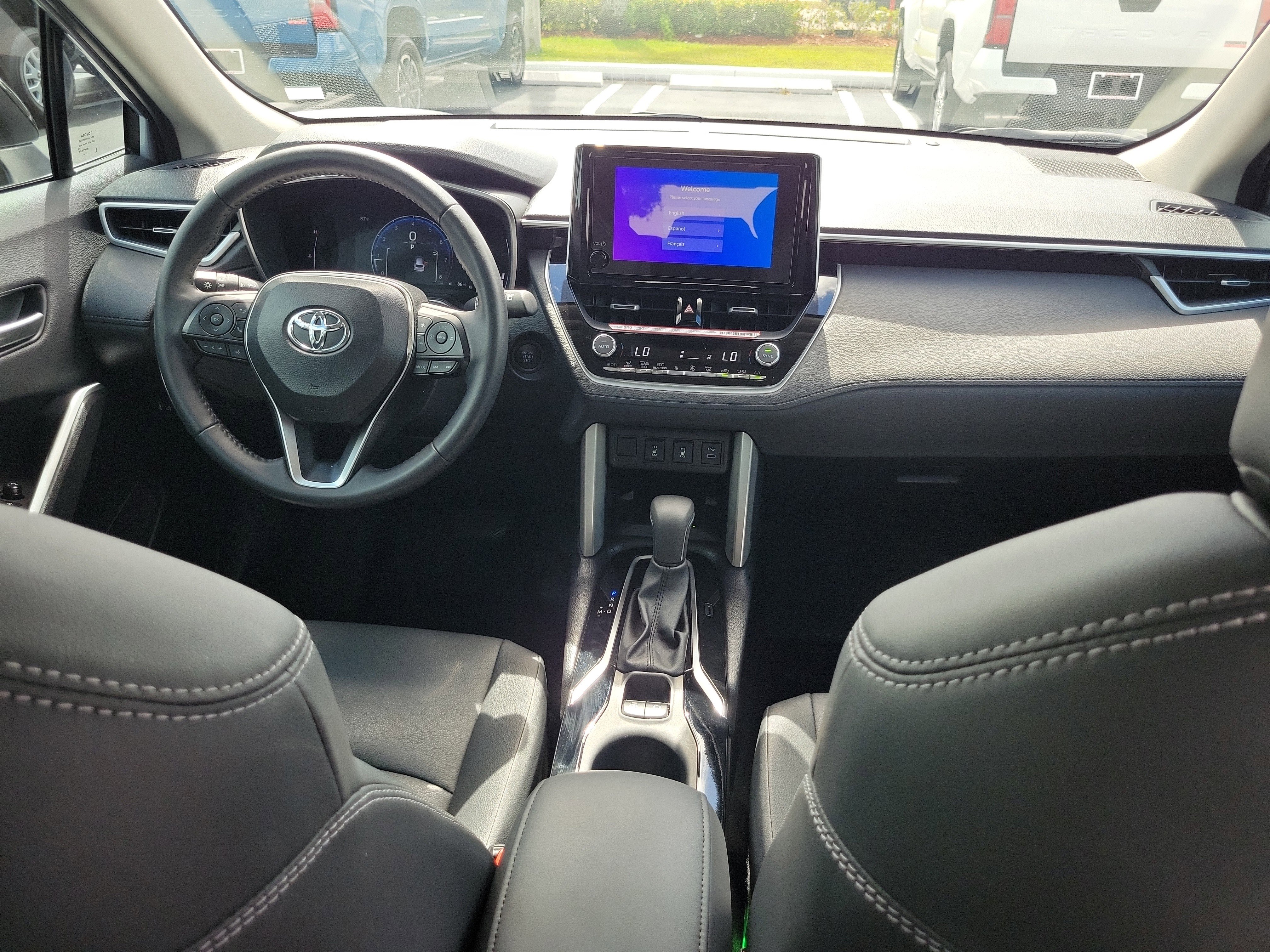 Used 2025 Toyota Corolla Cross XLE w/ Convenience Package image 16